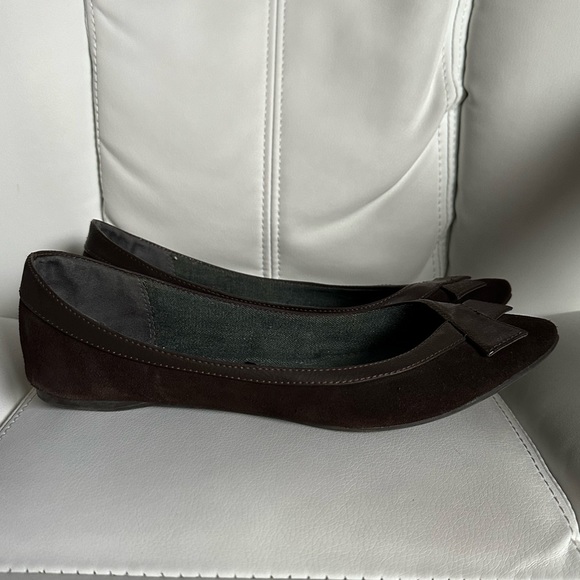 AEO Brown Pointed Toe Flats - Size 8 - Picture 2 of 4